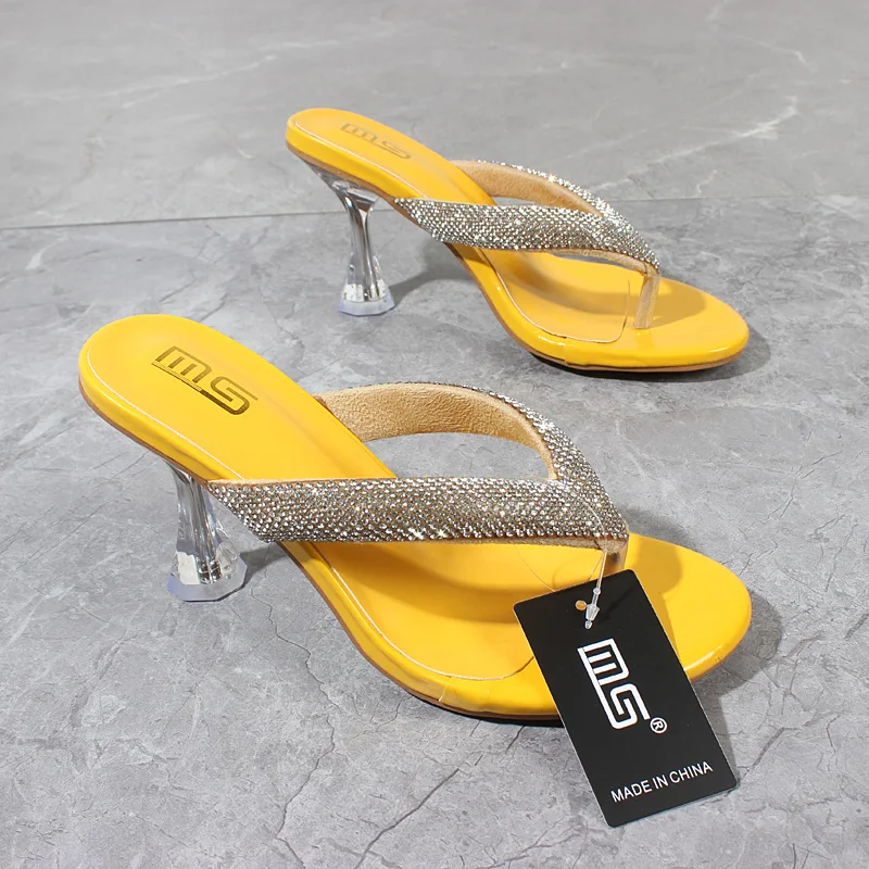 Kadın Modern Terlik Yaz Yeni Patent Deri Kristal Klip Ayak Yüksek Topuk Ayakkabı Ince Topuk Sarı Dışında Moda Kadın Slaytlar