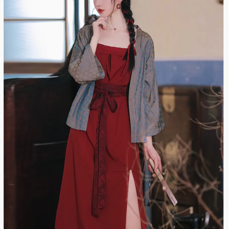 Kadın Song Hanedanı Retro Elbise İki Parçalı Set Gevşek Jakarlı Retro Hırka Üst + Kırmızı Seksi Zarif Askı Etek Takım Elbise kuşak