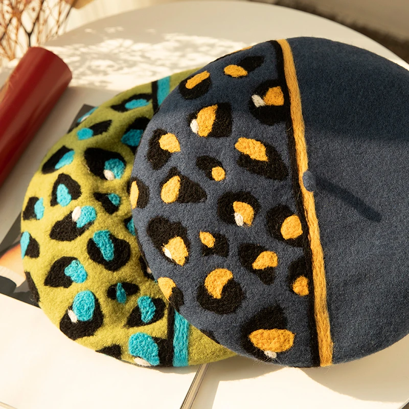 Şapka Kadınlar İçin Yaratıcı Leopar Tasarım Yün Keçe Bere El Yapımı Fransız Tarzı Kış Yenilik Sanatçı Bereliler doğum günü hediyesi
