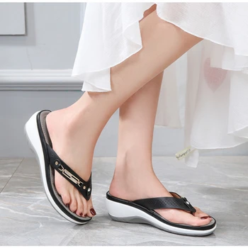 Yaz Kadın Terlik Yeni Moda Metal Düğme Slaytlar Ayakkabı Kama plaj sandaletleri Platformu Flip Flop Açık