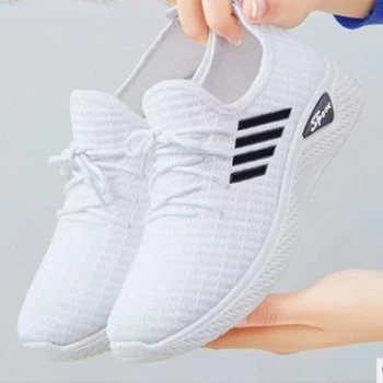 Kadın rahat ayakkabılar Moda Nefes Yürüyüş Örgü düz ayakkabı Sneakers Kadınlar 2022 Spor vulkanize ayakkabı Beyaz Kadın Ayakkabı