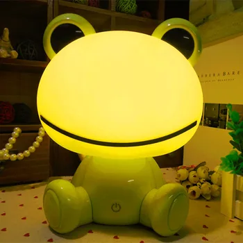 Sevimli Kurbağa LED Masa Lambası Çocuk Erkek Kız Hediye Yatak Odası Başucu masa lambası Göz Koruması Üç hızlı Dokunmatik USB Gece Lambası