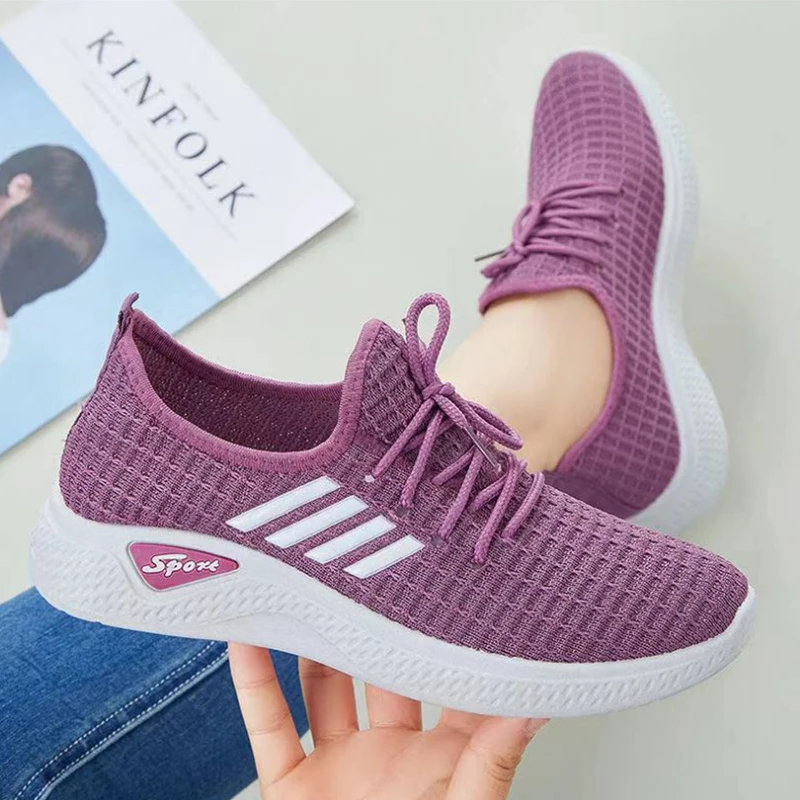 Kadın rahat ayakkabılar Moda Nefes Yürüyüş Örgü düz ayakkabı Sneakers Kadınlar 2022 Spor vulkanize ayakkabı Beyaz Kadın Ayakkabı 2