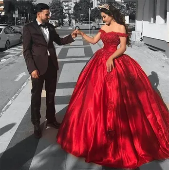 Zarif Uzun Kırmızı Kapalı Omuz balo kıyafetleri 2022 Aplikler Boncuklu balo elbisesi Yansıtıcı Elbise Robe de Soiree