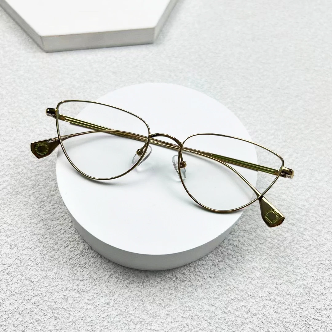 Japon tasarım titanyum gözlük çerçevesi kedi gözü miyopi gözlük kadınlar optik gözlük çerçeveleri erkekler için Anti mavi ışık gözlük 4